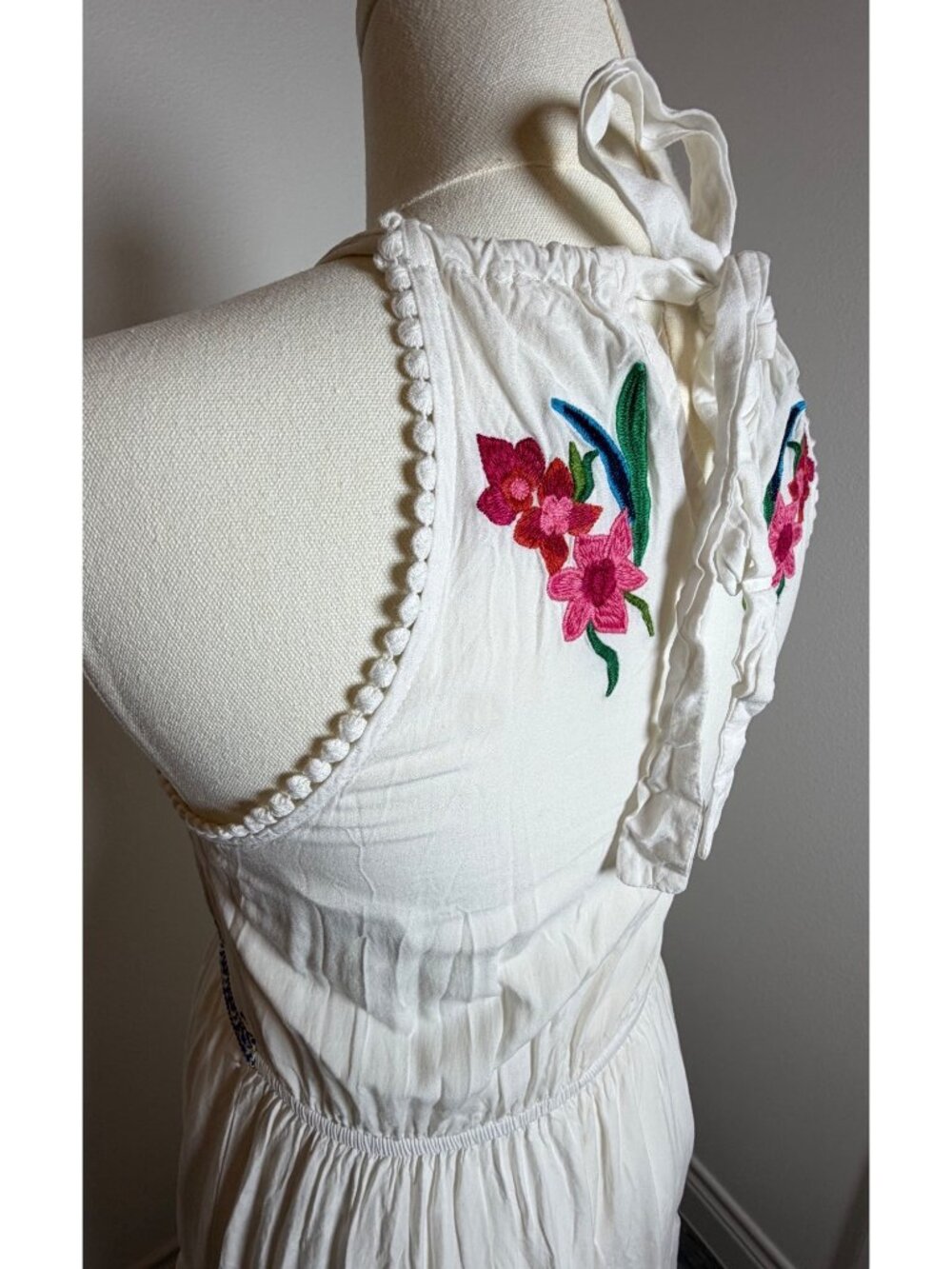 Solitaire Chic Floral Embroidered Sleeveless Maxi Dress Boho Tiered Halter Neck - Picture 9 of 14